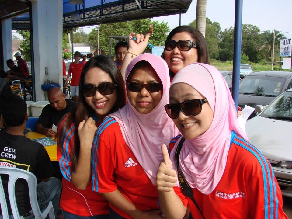Corporate team building participants enjoying a GEM Treasure Hunt event in Malaysia